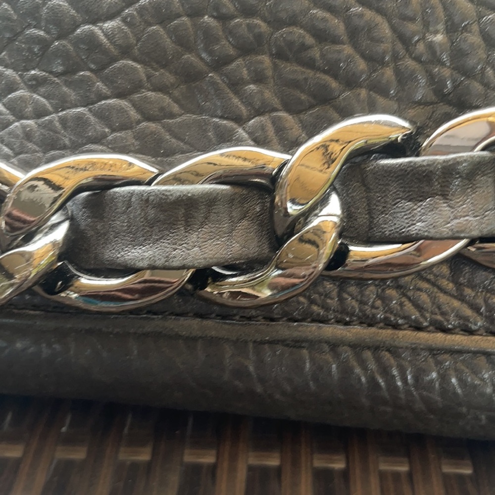 Michael kors Pebbled leather MK clutch with gun metal zipper. - Picture 2 of 16